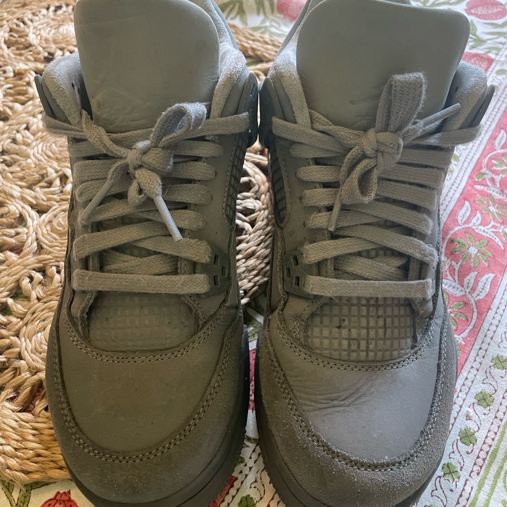 Jordan Gray Sneakers Retro Style
